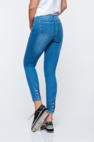 Vezi oferte>>Blugi albastri deschis casual skinny din bumbac cu aplicatii cu perle